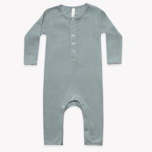 Quincy Mae Ribbed
Baby Jumpsuit
Dusty Blue 2/3Y